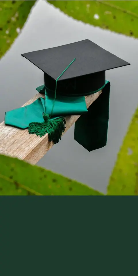 Digital invitation for a graduation party, Graduation cap design